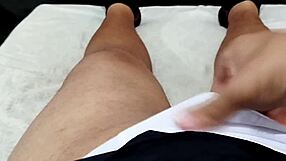 Flagrei Isteri Saya Onani Di Bilik Dengan Mainan Dan Saya Onani Pancut Buat Dia