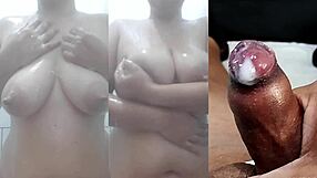 Zasledil sem ženo, kako se masturbira v sobi z igračo, in sem se masturbiral ter slastno končal zanjo