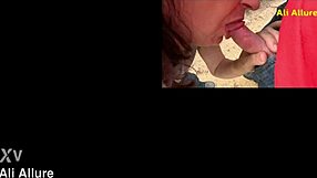 עלי אלור רוכבת על הארלי של אח חורג ומקבלת ספריי פנים בשעשוע קבוצתי