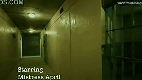 Dominatriks Mistress April - Skrivno zasliševanje v vojaškem taboru?