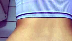 Ella tiene ganas de follarme y me convenci� envi�ndome una foto desnuda en whatsapp