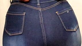 Wow, check out this milf's big bumbum!