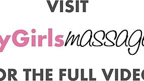 Lesbische masseuse doet intense scharen en geile kutlikken