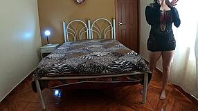 Helping mature woman online leads to fucking.