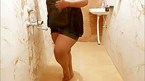 myanmar sexy milf takin a shower, lookin so hot.