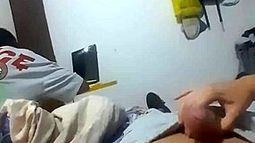 Domači seks: grem na obisk k teti in se to zgodi v sobi bratrančkov