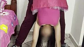 Jugando con chica inocente?