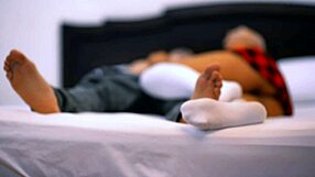 La Profesora Se Folla Al Estudiante En Su Oficina Después De Clases Mientras Sus Padres No Están En Casa!