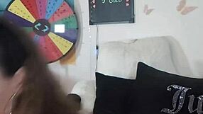 Kelly kendricks performs in a streamate private show