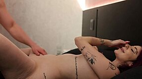 Goth dievka s veľkými prsiami POV misionársky creampie!