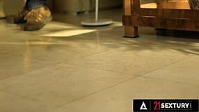 Alexa Flexy Prepares Ass for Anal