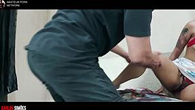 loira novinha brasileira tatuada sexo oral dotado