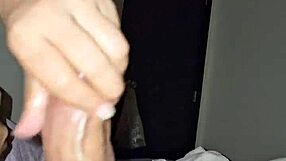 Relajación total esta cansada pero me masturba para complacerme?