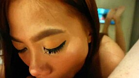 Amateur Indonesian Girl Sucks Big Cock with Passion!