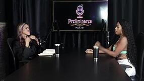 Vicky Ménage Sheer Red Attracts Personality