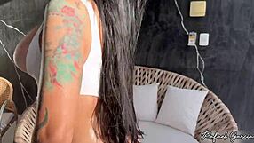 brasileira gostosa fode na varanda da casa com fot�grafo safado que gozou na sua boca