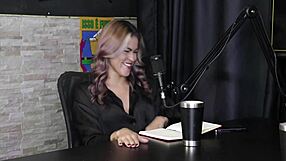 Vicky Ménage Sheer Red Attracts Personality