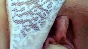 a marilyn monroe outdoor pussy play