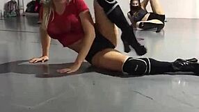 Doctorita Argenta Strips Sexily In Tube