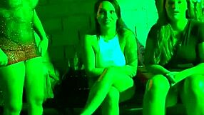 As Do Job Se Pegando Dentro Do Cabaré