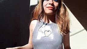 Bonneyuwu shows her 5 31 body while displaying cards in cosplay.