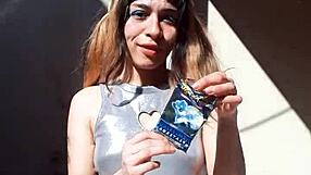 Bonneyuwu shows her 5 31 body while displaying cards in cosplay.