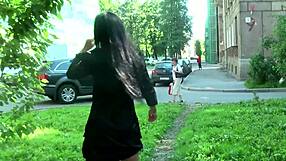 Flashing pussy in the city center