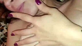 Mami Opens Perfectly for Superdotado Young