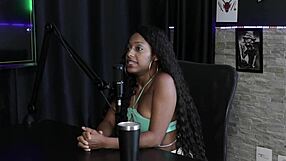 Vicky Ménage Sheer Red Attracts Personality