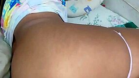 Stepfather Enjoys Big Ass Of Young Stepdaughter While Giving Her Anal