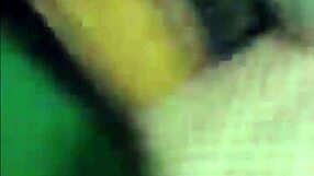 pensé que era mi marido quien me estaba follando cuando llegó a casa del bar pero trajo a su mejor amigo y se metió en mi cama