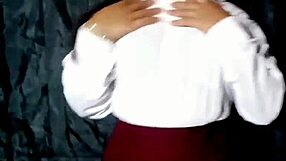 convincing inexperienced mexican girl to send masturbation pack