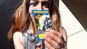 Bonneyuwu shows her 5 31 body while displaying cards in cosplay.