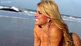 fernanda abra�o loira da laje enjoys casual brazilian fun