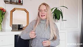 Cute Blonde Girl Anna Loves To Squirt While Masturbating