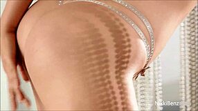 Big Boobs Pawg Nikki Benz Dances While Rubbing Her Tits