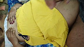 i enjoid the hottes desi housewife in her petticot, she was so good and hot