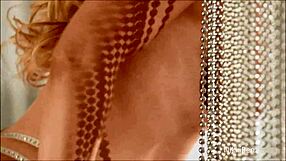 Big Boobs Pawg Nikki Benz Dances While Rubbing Her Tits