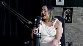 Sempre gostou de sexo anal curte um sadomasoquismo nao aceita dinheiro pra defecar quer fazer com 8 homens - nands ninfetinha sheer red