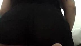 Unfaithful Mature Woman Records Her Ass and Gives Blowjobs