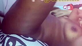 preta gemendo gostoso com o meu pau no rabo