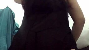 Unfaithful Mature Woman Records Her Ass and Gives Blowjobs