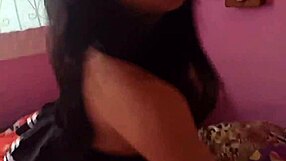 me encanta cabalgar mi almohada y tocarme mi vagina rosadita