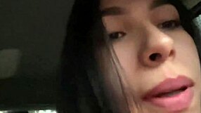 Asiática Atrapada Masturbándose Por Agente De Tránsito En Vía Pública