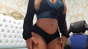 Dança Sensual de Short e Rebolando Seu Bumbum