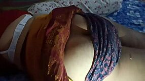 i enjoid the hottes desi housewife in her petticot, she was so good and hot