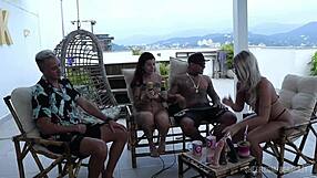 Watch casal kobra bruna carlos sheer red?