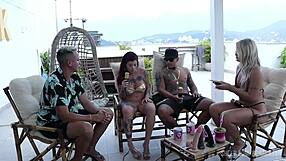 Watch casal kobra bruna carlos sheer red?