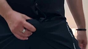 Apri La Bocca E Succhialo Tutto - Cazzo Duro E Sega Con Sborrata