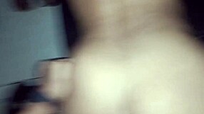 amig arranhei sua esposa e ela adorou espero que n�o se importe morena - bunda grande - milf - doggystyle - amador - v�deo caseiro -